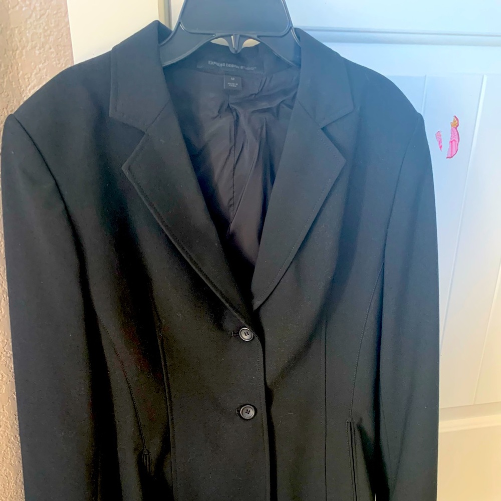 The perfect black blazer!